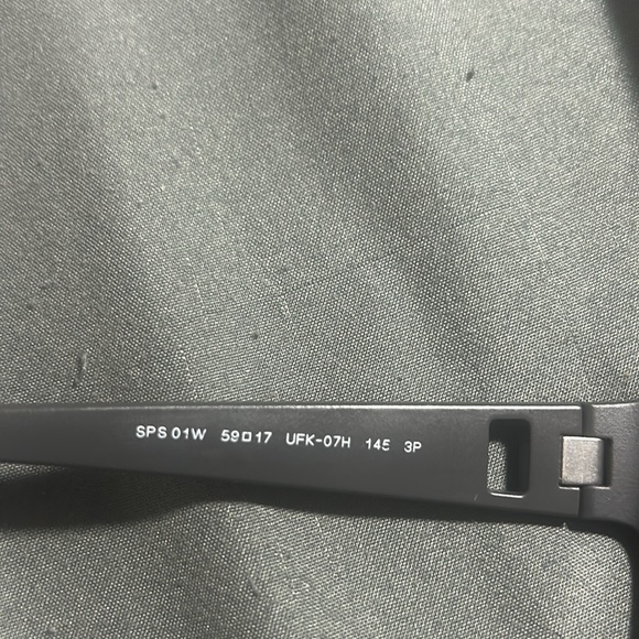 Prada sunglasses - Picture 4 of 5